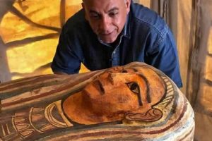 Egipto descubre 27 ataúdes de más de 2.500 años