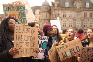 Estudiantes que redactaron su propia ley climática de emergencia