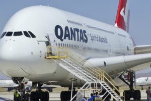 Australia y Nueva Zelanda podrían formar una "burbuja de viaje" bidireccional en unos meses, dice el jefe de Qantas.