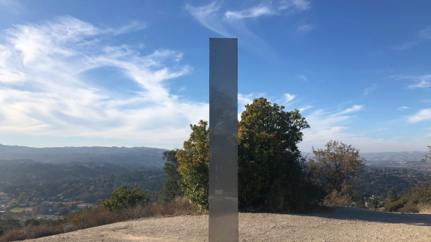 El misterioso monolito de California se encontró entre San Francisco y Los Ángeles.