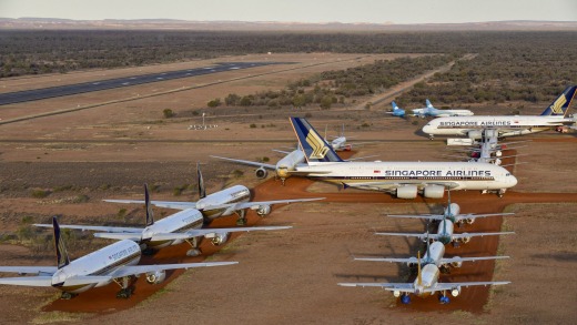 Aviones terrestres de Singapore Airlines en las instalaciones de Alice Springs.
