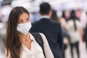¿Viajar es más seguro si ha tenido COVID-19?