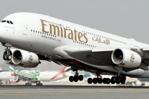 Emirates recibe tres nuevos aviones superjumbo Airbus A380