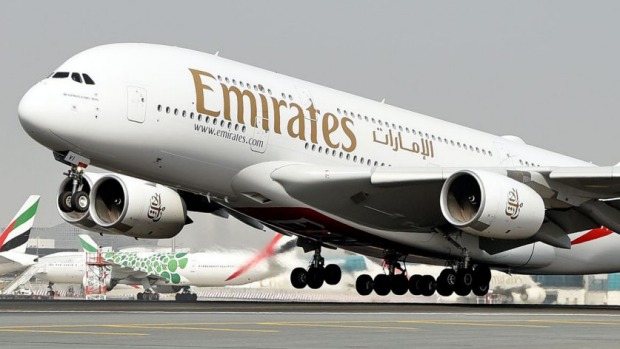 Emirates recibe tres nuevos aviones superjumbo Airbus A380