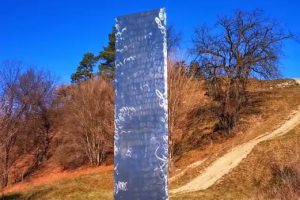 El monolito alienígena de Utah: un segundo monolito descubierto en Rumania