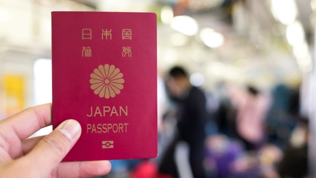 El pasaporte japonés vuelve a ser el más poderoso del mundo, según el índice Henley.
