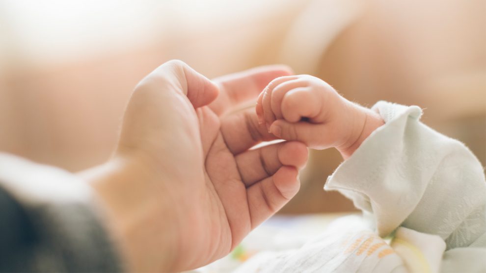 Reflejos del bebé: 5 instintos con los que nace tu bebé