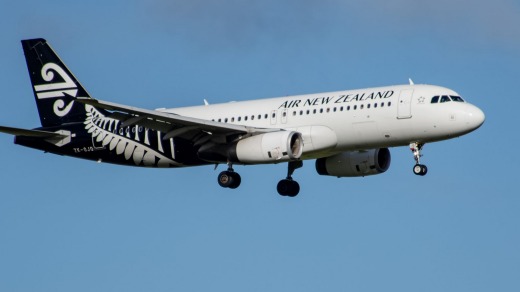Los vuelos de Air New Zealand que sirven a la isla se detuvieron después de que el gobierno australiano prohibiera a los neozelandeses.