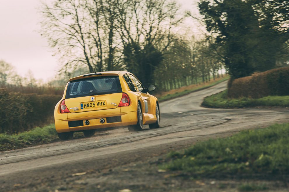 Pinturas: revisión del Renault Clio V6