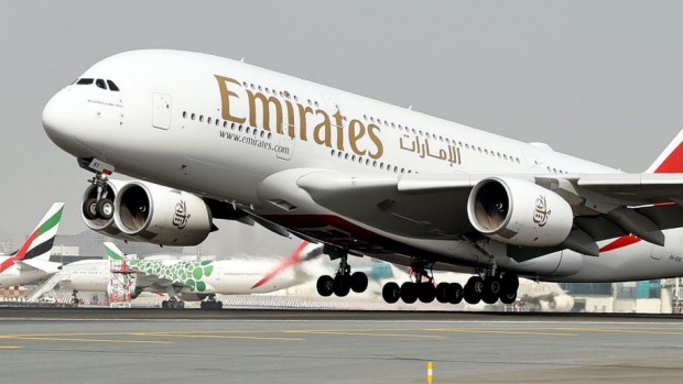 Emirates Airbus A380 superjumbo despega con todos los pasajeros y tripulación vacunados contra COVID-19