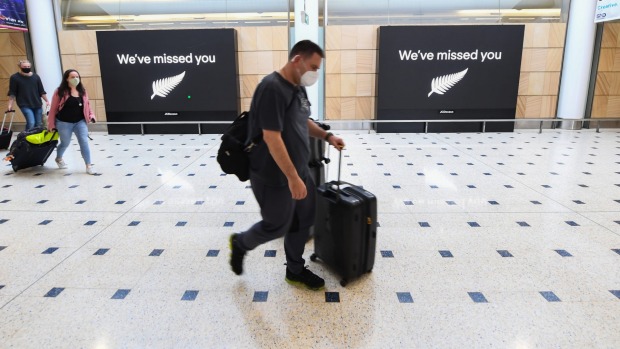Los pasajeros llegaron al aeropuerto de Sydney desde Auckland el año pasado.  Los neozelandeses que vuelan a casa desde otros países no son ...