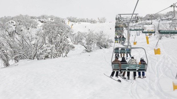 Temporada de esquí australiana 2021: malas condiciones, brote de COVID crea incertidumbre en las pistas de esquí