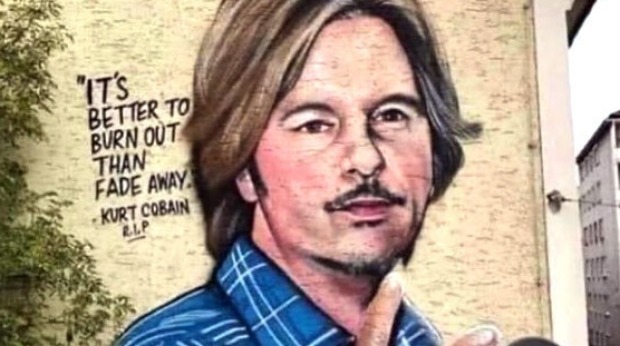 El mural de "Kurt Cobain" que representa al actor David Spade se vuelve viral en todo el mundo nuevamente