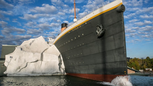 Atracción del Museo del Titanic, Tennessee: tres heridos por el derrumbe de la pared de un iceberg