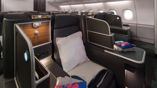 La renovada clase ejecutiva del A380 ofrece acceso directo al pasillo para todos los pasajeros.