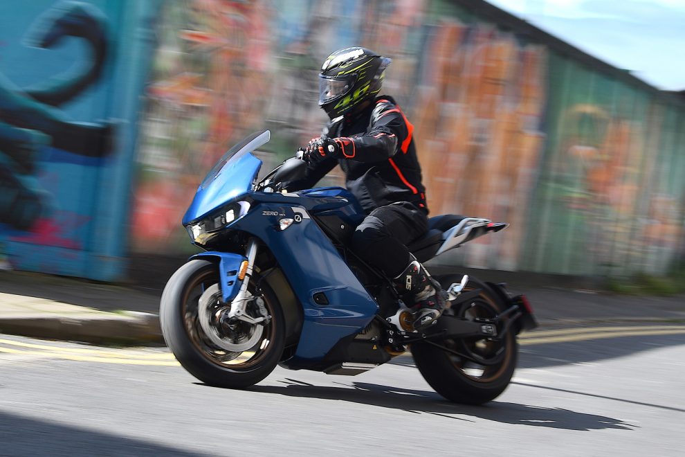 Revisión de motocicletas eléctricas: Zero Motorcycles SR / S