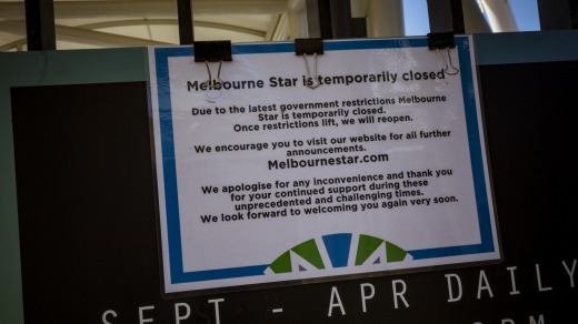 Un letrero en la rueda de observación Melbourne Star el lunes.