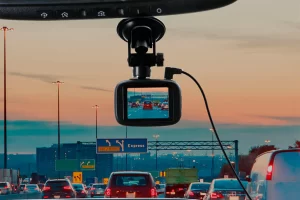 Dash Cam en salpicadero de coche