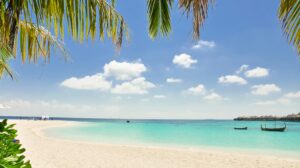 Playa de arena fina agua turquesa vacaciones verano España
